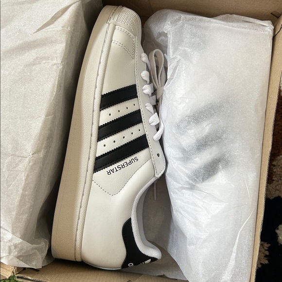 Adidas Superstar White with Black Stripes - Picture 1 of 4